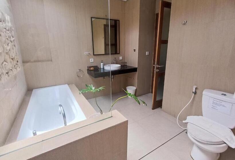 带泳池观景的豪华房, Abian Harmony