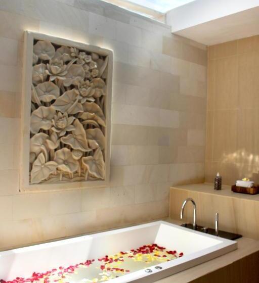 带泳池观景的豪华房, Abian Harmony