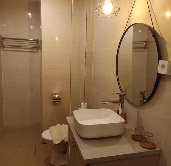 디럭스 스튜디오, Abian Harmony