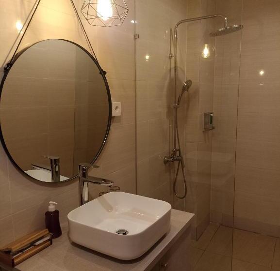 디럭스 스튜디오, Abian Harmony