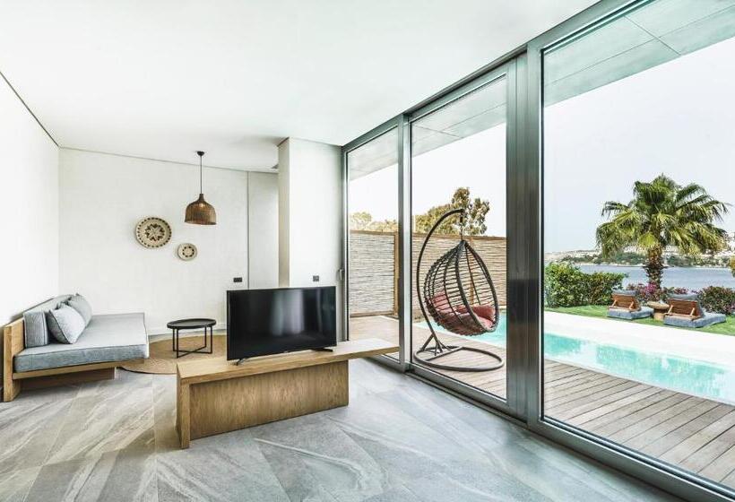 جناح مزود بحمام سباحة, Cape Bodrum Luxury Hotel & Beach