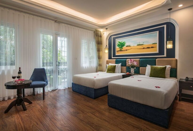 Premium Room with Balcony, Hanoi Chic Boutique