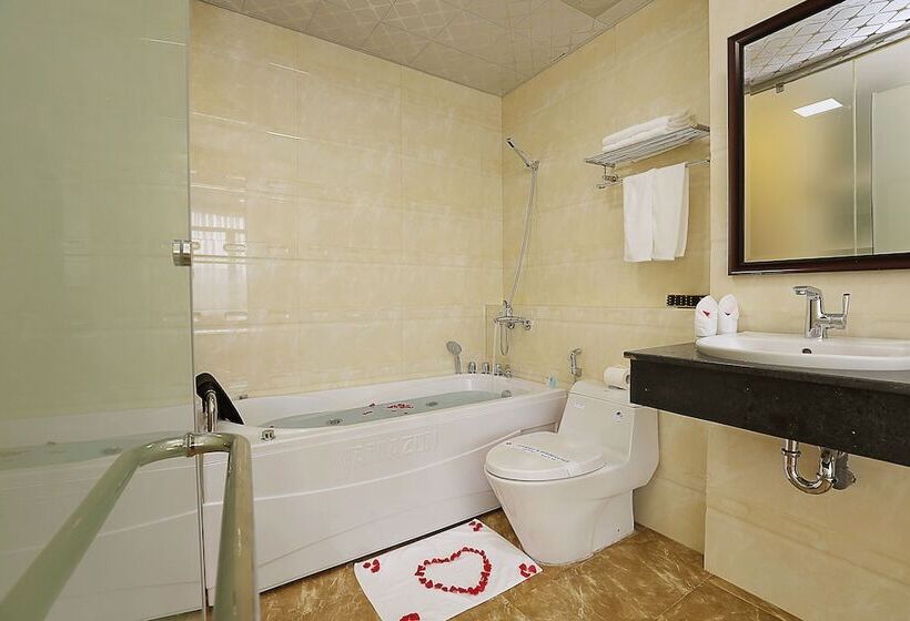 Premium Room with Balcony, Hanoi Chic Boutique