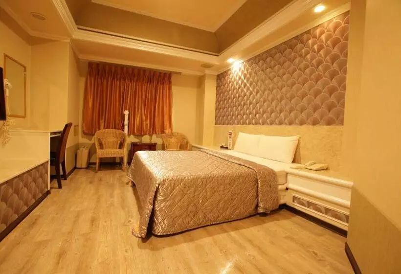 اتاق لوکس, Hua Yue