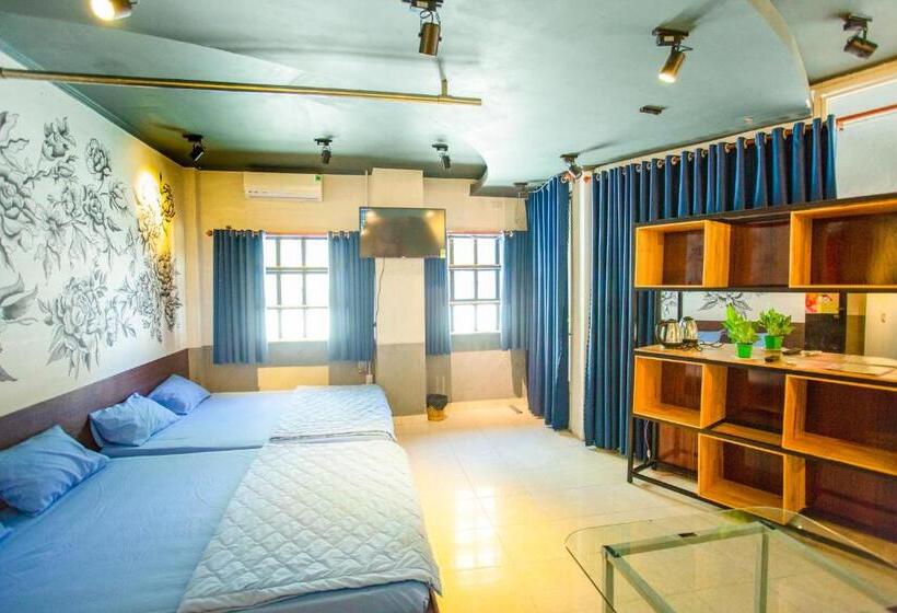 اتاق خانوادگی, Kim Thuy Ngan Ha