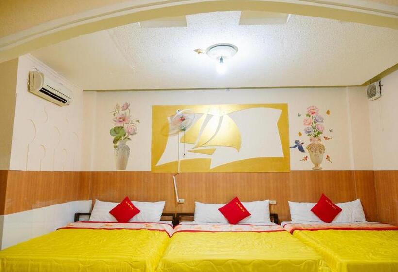 اتاق خانوادگی, Kim Thuy Ngan Ha