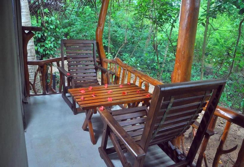 Standard Tent, Kottawatta Village