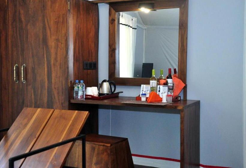 Deluxe Tent, Kottawatta Village