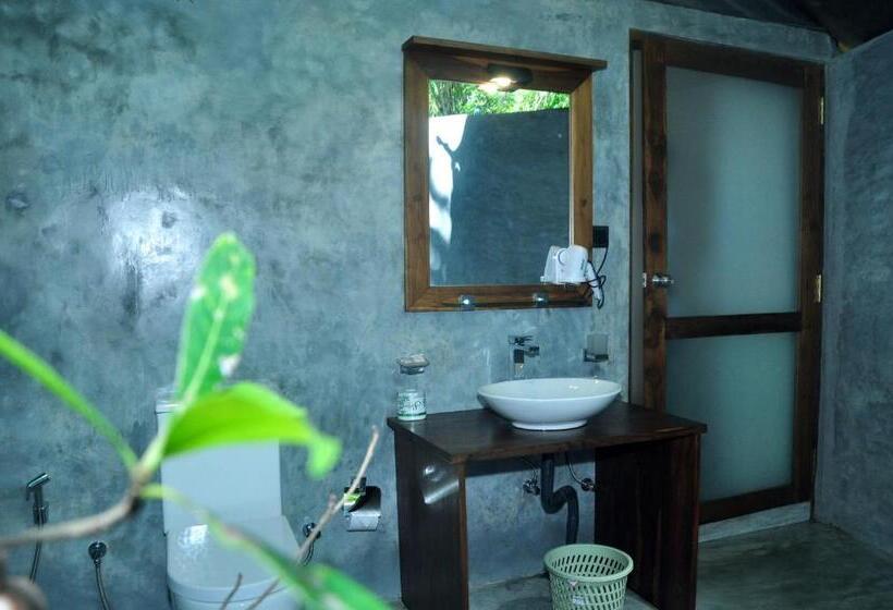 Deluxe Tent, Kottawatta Village