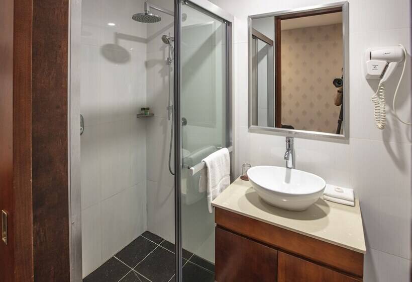 اتاق سوپریور, Megaboom City