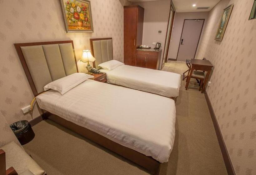 اتاق سوپریور, Megaboom City