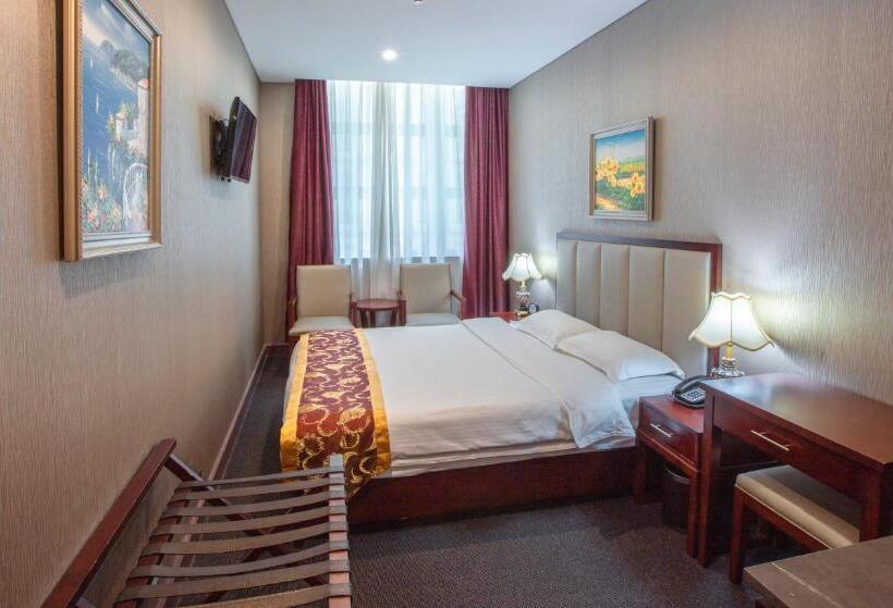 اتاق پرمیوم, Megaboom City