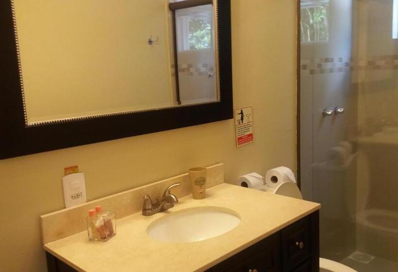 جناح, Pousada Papyrus