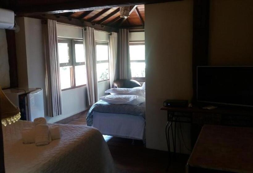 غرفة قياسية ثلاثية, Pousada Papyrus