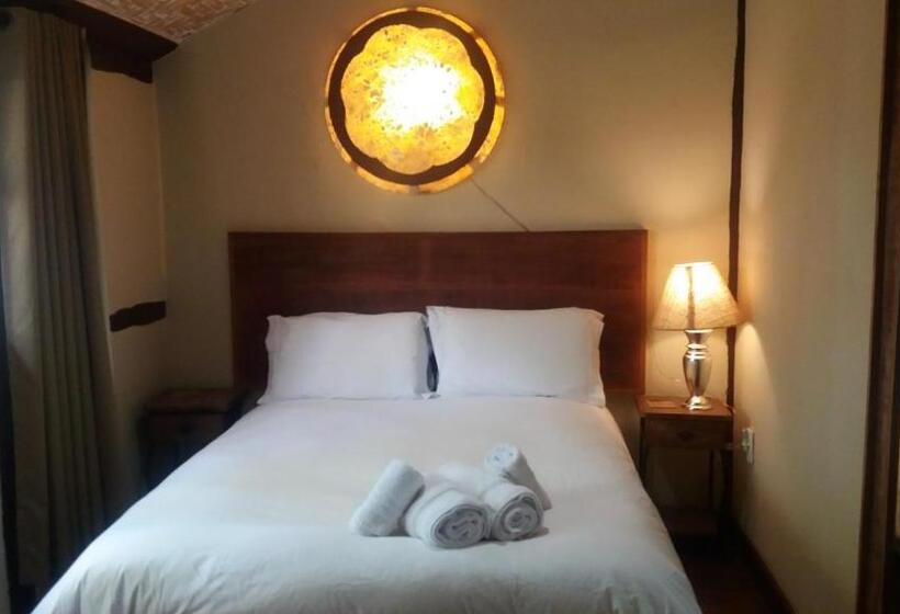 جناح, Pousada Papyrus