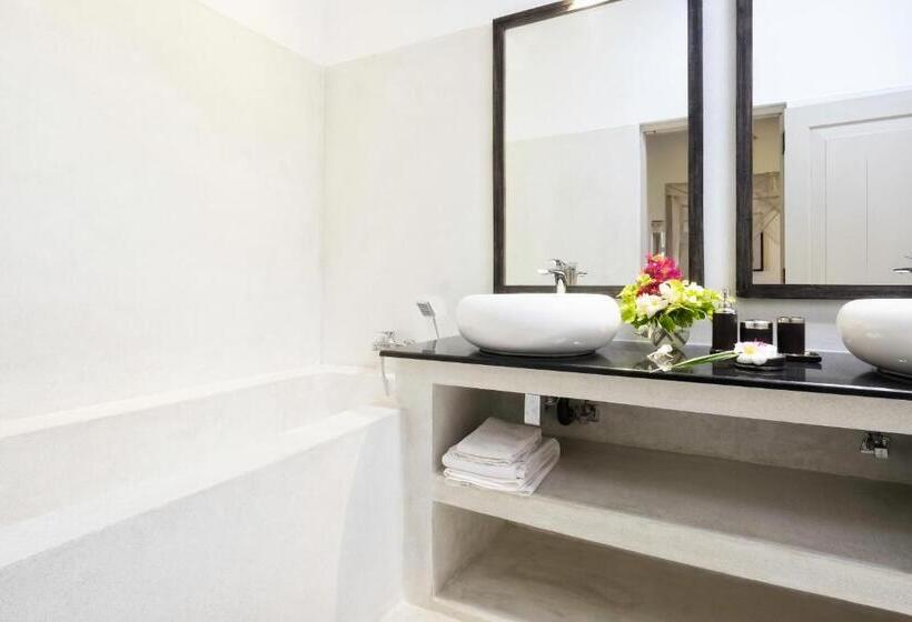 חדר סטנדרט עם מיטת קינג, Satin Doll