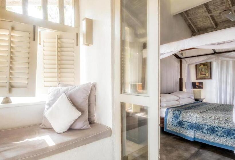 חדר דלוקס נוף לים, Satin Doll