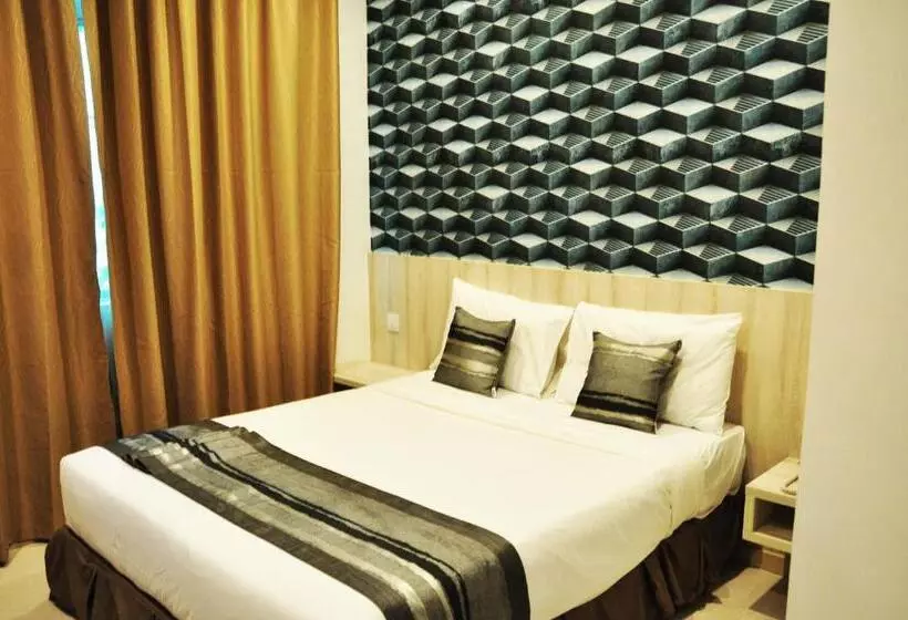 Superior Room, Valya