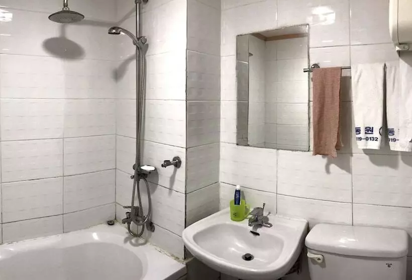 اتاق استاندارد, J Motel
