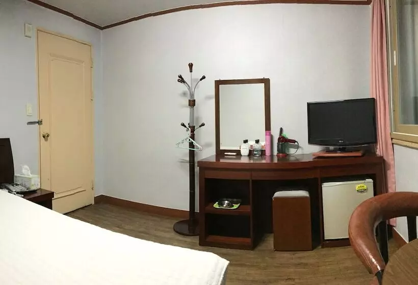 اتاق استاندارد, J Motel