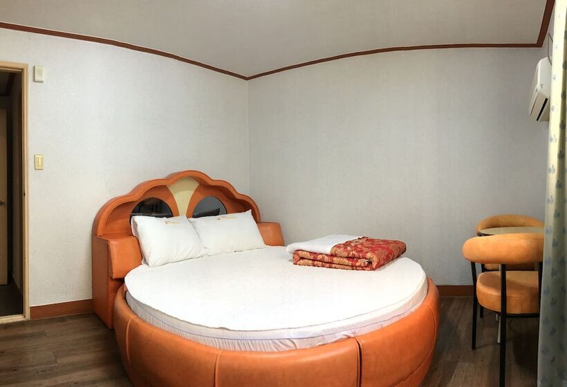 اتاق استاندارد, J Motel