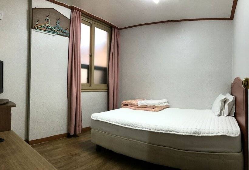 اتاق استاندارد, J Motel