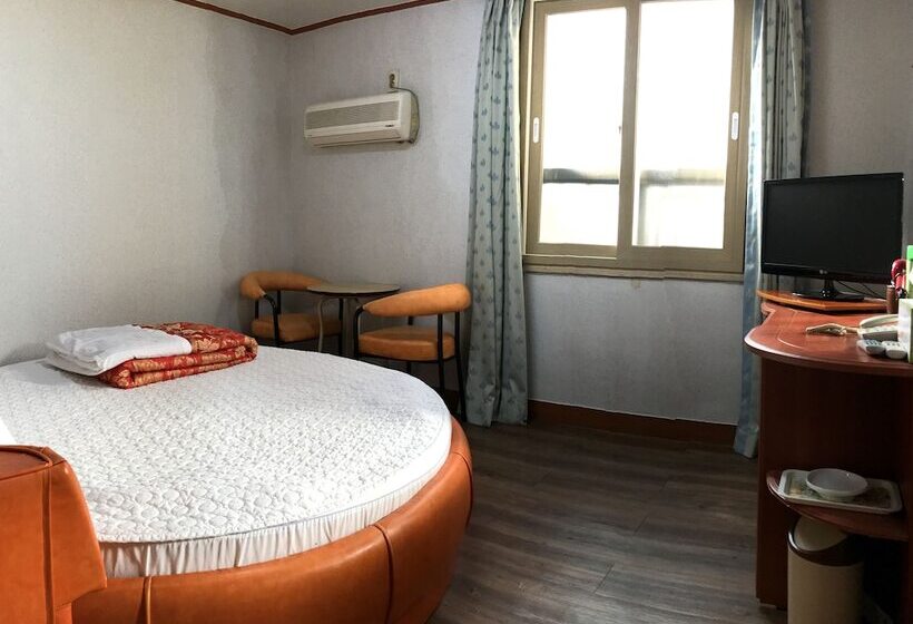 اتاق استاندارد, J Motel