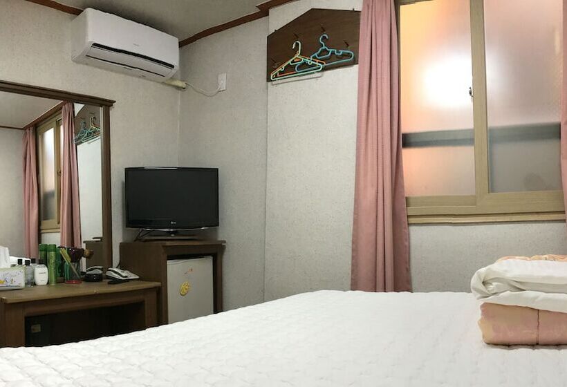 اتاق استاندارد, J Motel