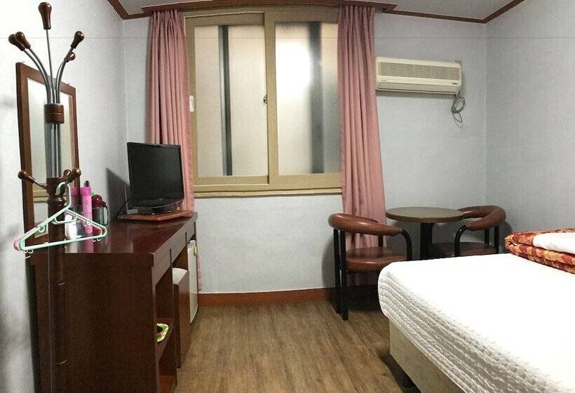 اتاق استاندارد, J Motel