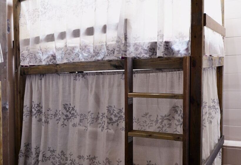 מיטה בחדר משותף, Kunakhouse   Hostel