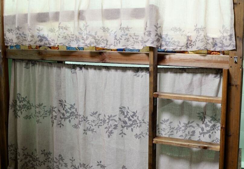 מיטה בחדר משותף, Kunakhouse   Hostel