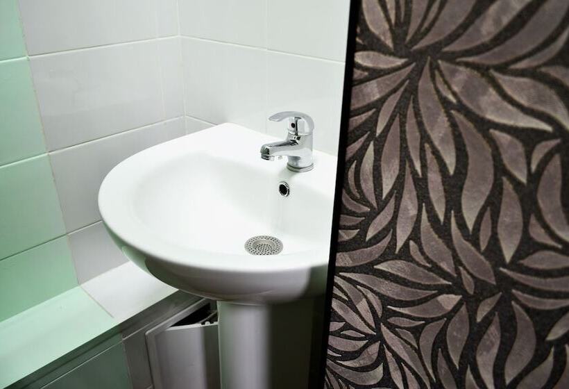 מיטה בחדר משותף, Kunakhouse   Hostel