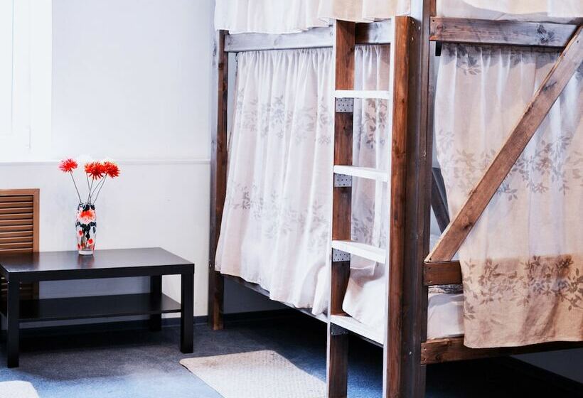 מיטה בחדר משותף, Kunakhouse   Hostel