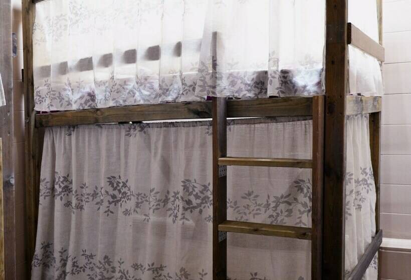 מיטה בחדר משותף, Kunakhouse   Hostel