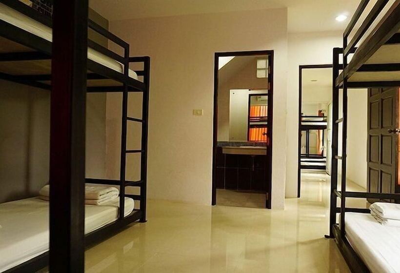 ルームシェアのワンベッド, M Hostel Lanta