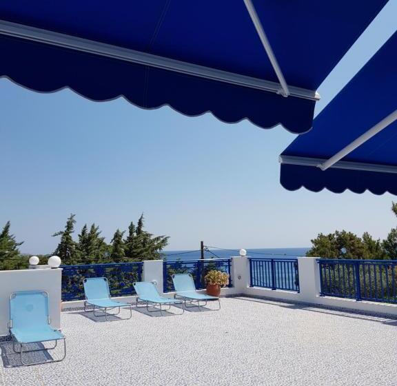 Family studio with sea view, Mediterraneo