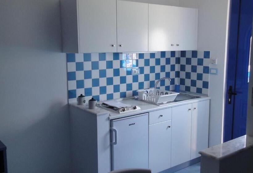 Family studio with sea view, Mediterraneo