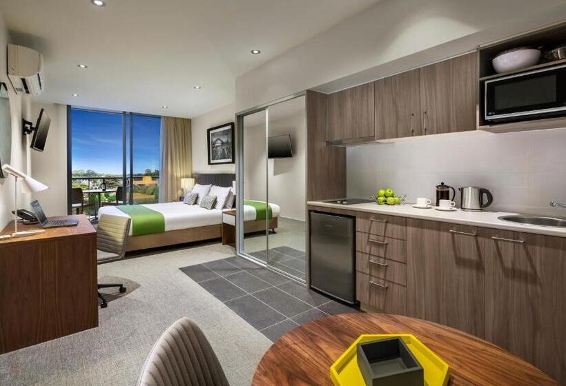 이그제큐티브 스튜디오, Quest Chatswood