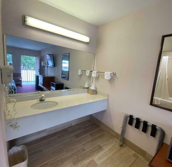 Номер Deluxe Кровать Кинг, Regency Inn