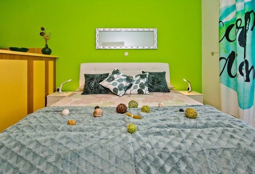 프리미엄 스튜디오, Villa Softic