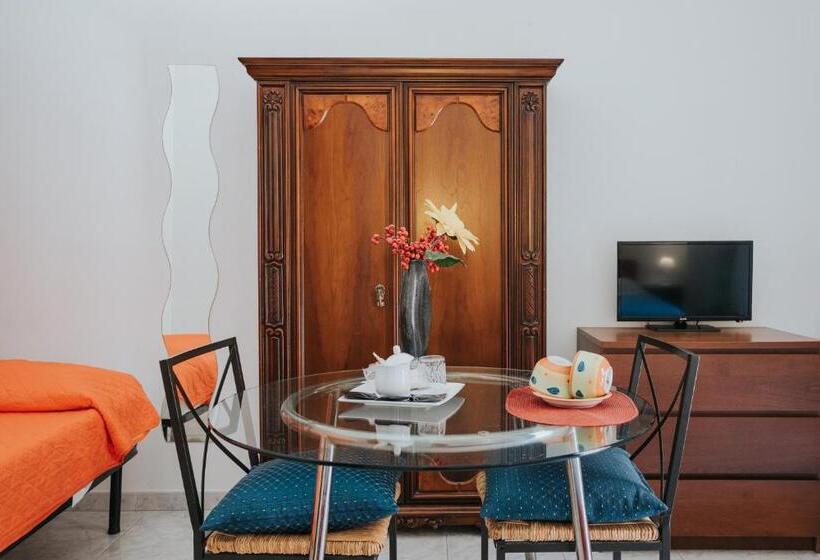 اتاق اکونومی, B&b Nuovo Reale Centro Storico