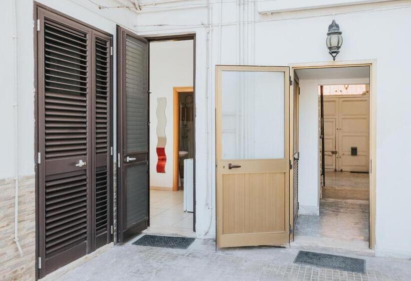 اتاق استاندارد سه تخته با چشمانداز باغ, B&b Nuovo Reale Centro Storico