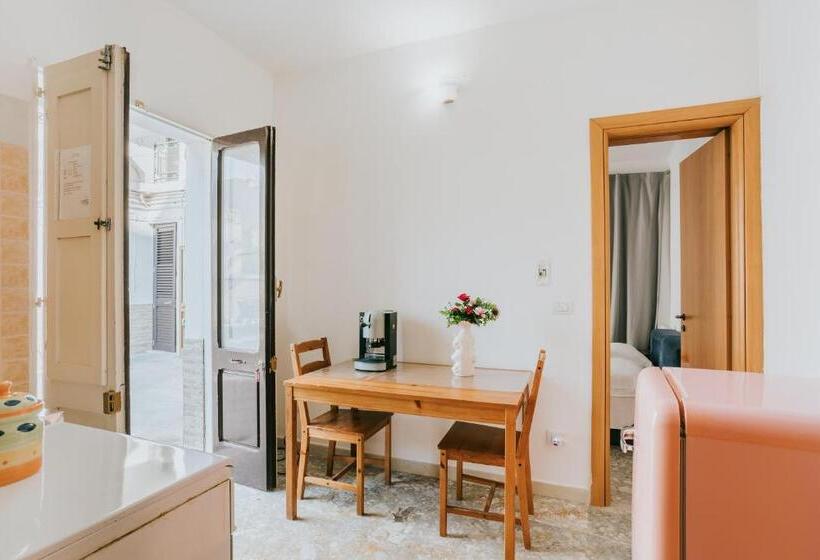 آپارتمان 1 خوابه با چشمانداز باغ, B&b Nuovo Reale Centro Storico