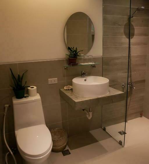 اتاق اجرایی, 357 Boracay Resort