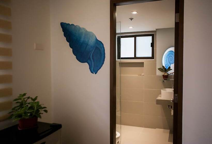 اتاق اجرایی, 357 Boracay Resort