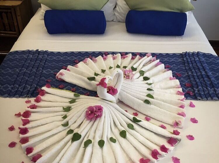 اتاق اجرایی, 357 Boracay Resort