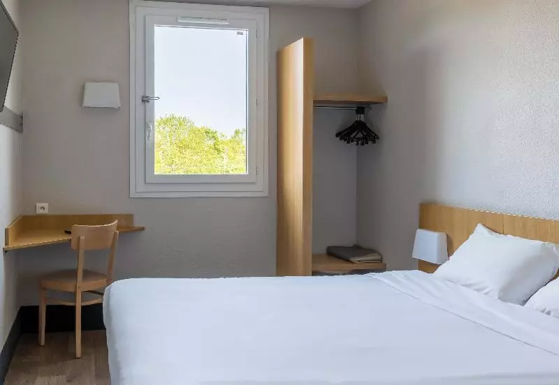 スタンダード４人部屋, B&b Hotel Auxerre Monéteau