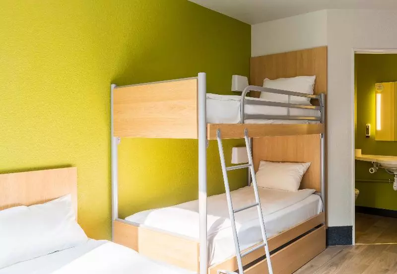 スタンダード４人部屋, B&b Hotel Auxerre Monéteau
