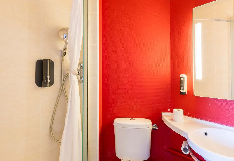 Четырехместный Номер Стандарт, B&b Hotel Auxerre Monéteau