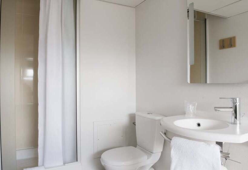 标准三人间, B&b Hotel Saint Quentin